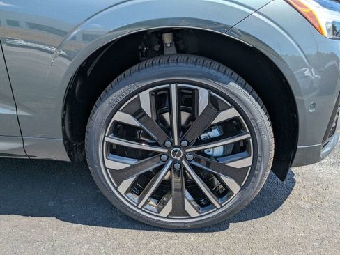 New 2026 Volvo XC60 B5 Ultra w/ Protection Package Premier image 8