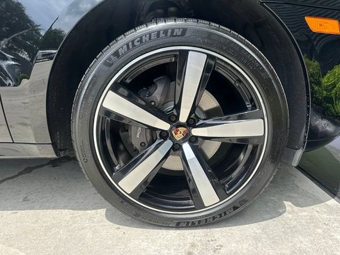 Certified 2023 Porsche Macan AWD/4WD image 15