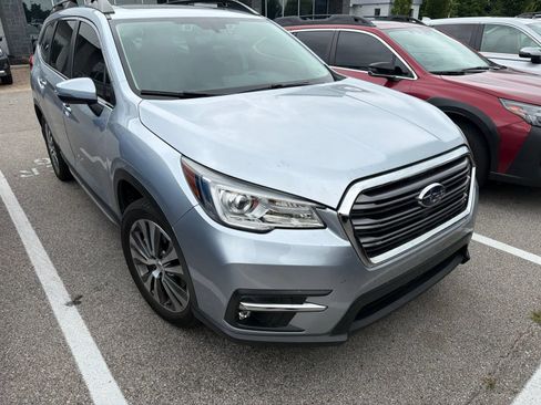 Used 2022 Subaru Ascent Limited w/ Technology Package AWD/4WD image 4