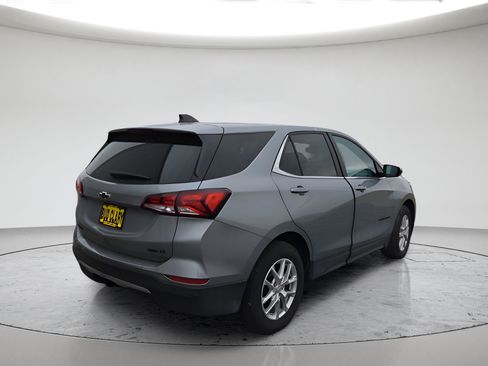 Used 2024 Chevrolet Equinox LT w/ LPO, Blackout Package AWD/4WD image 3