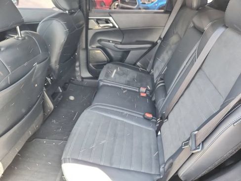 Used 2025 Mitsubishi Outlander SE AWD/4WD image 17
