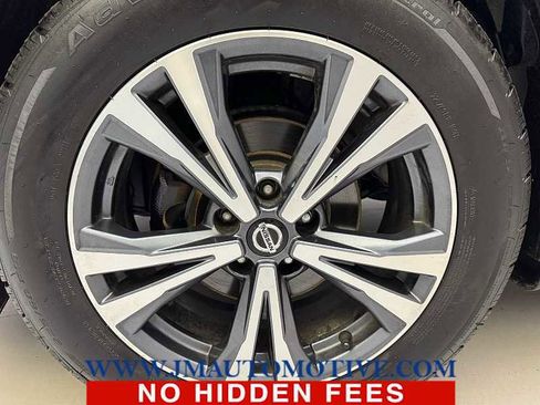 Used 2019 Nissan Rogue SV w/ Sun & Sound Touring Package AWD/4WD image 9