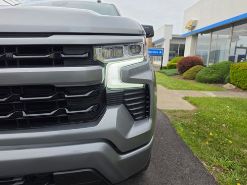 Used 2023 Chevrolet Silverado 1500 RST w/ Convenience Package II AWD/4WD image 10