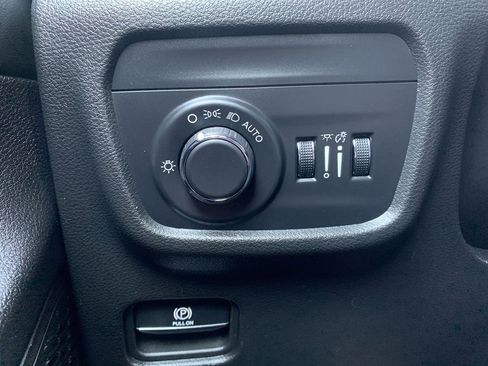 Used 2024 Jeep Grand Cherokee L Laredo image 18