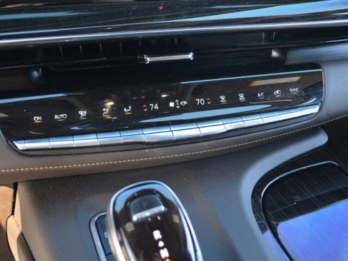 Used 2021 Cadillac Escalade Sport w/ Driver Assist Tech Package image 19