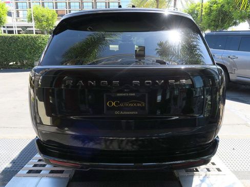 Used 2025 Land Rover Range Rover SE AWD/4WD image 8