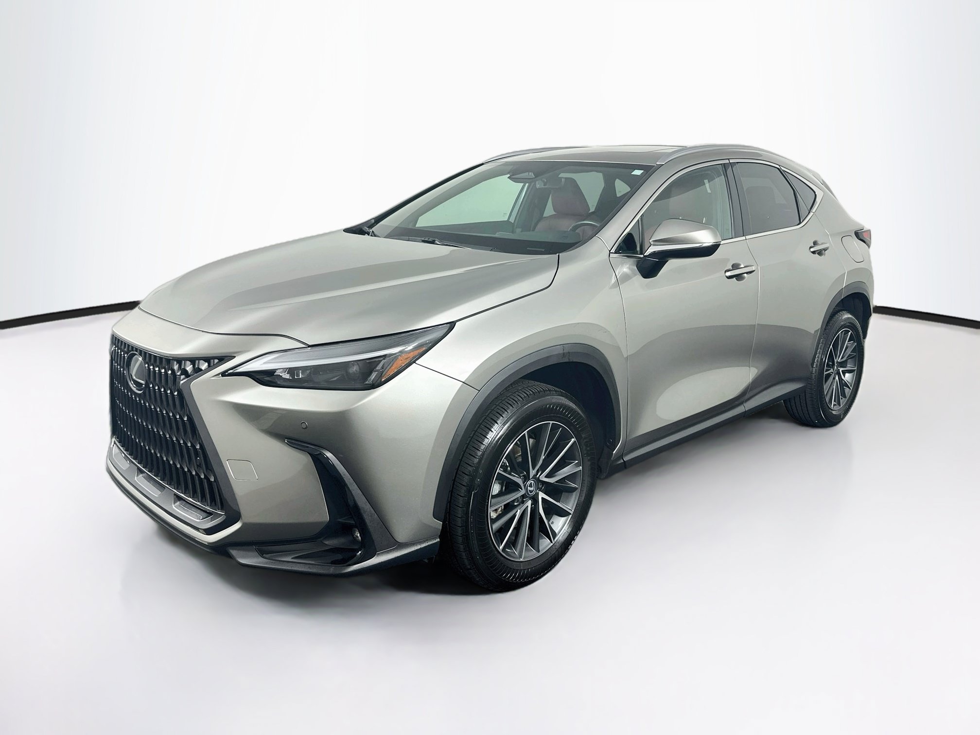 Used 2025 Lexus NX 250 FWD w/ Towing Package (2000 Lbs) image 3