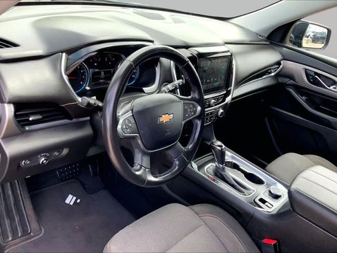 Used 2019 Chevrolet Traverse LT FWD image 18
