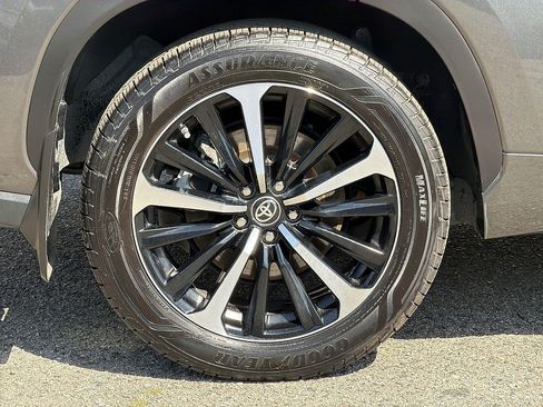 Used 2021 Toyota Highlander XSE FWD image 33