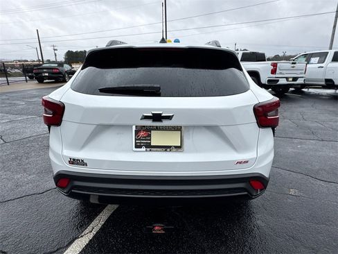 Used 2025 Chevrolet Trax RS w/ Driver Confidence Package image 7