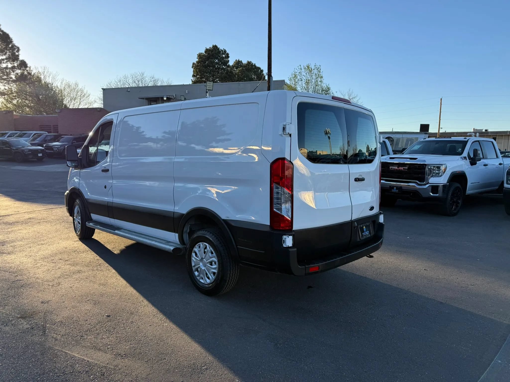 Used 2021 Ford Transit 250 Low Roof w/ Exterior Upgrade Package RWD image 5