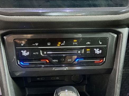 Used 2022 Volkswagen Tiguan SE R-Line image 15