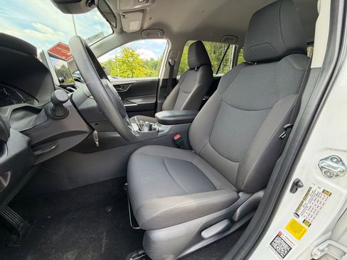 Used 2025 Toyota RAV4 LE FWD image 5