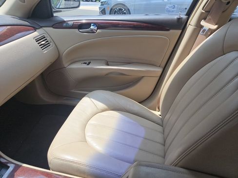 Used 2007 Buick Lucerne CXL w/ Luxury Package FWD image 4
