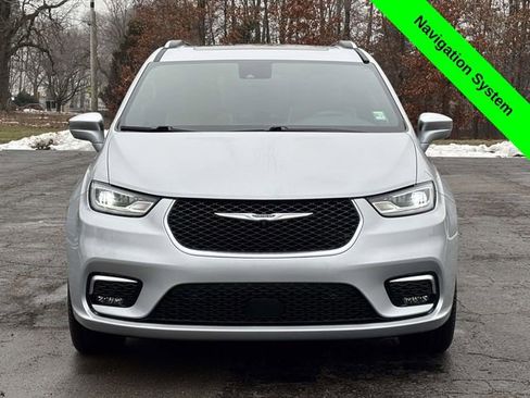 Used 2024 Chrysler Pacifica Pinnacle w/ Trailer Tow Group image 36