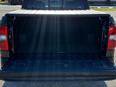 Used 2025 Ford Maverick Tremor image 19