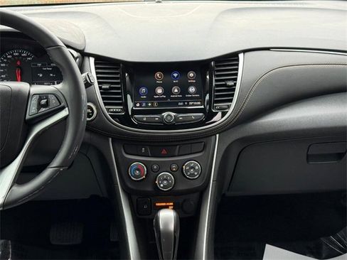 Used 2022 Chevrolet Trax LT w/ Premium Seat Package image 14