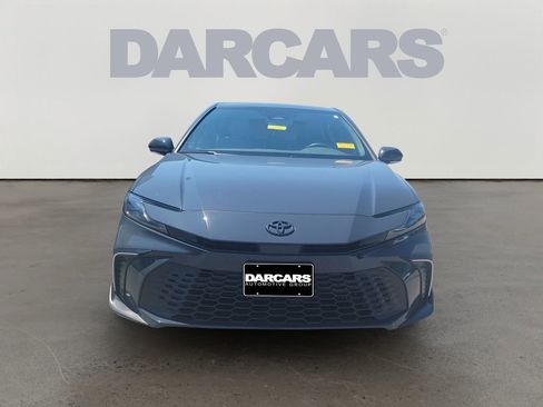 Used 2025 Toyota Camry SE FWD image 2