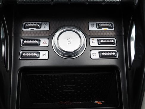 Used 2025 Lincoln Nautilus Premier image 30