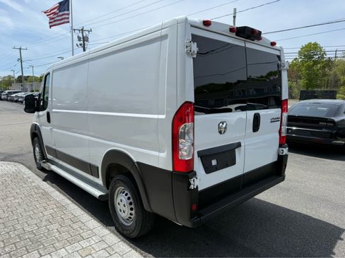 Used 2025 RAM ProMaster 2500 w/ U-Haul Equipment Group FWD image 7