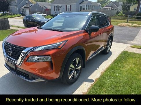 Used 2023 Nissan Rogue SL w/ SL Premium Package AWD/4WD image 2