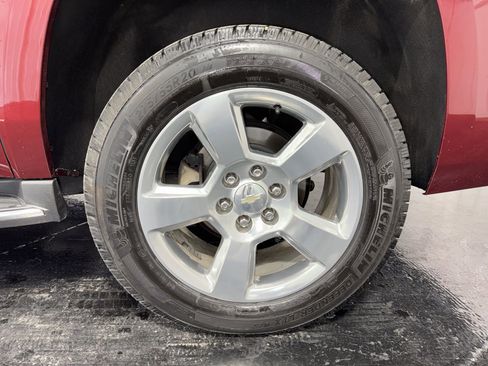 Used 2016 Chevrolet Suburban LTZ image 7