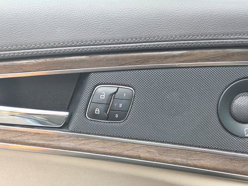 Used 2019 Lincoln Nautilus Reserve image 24