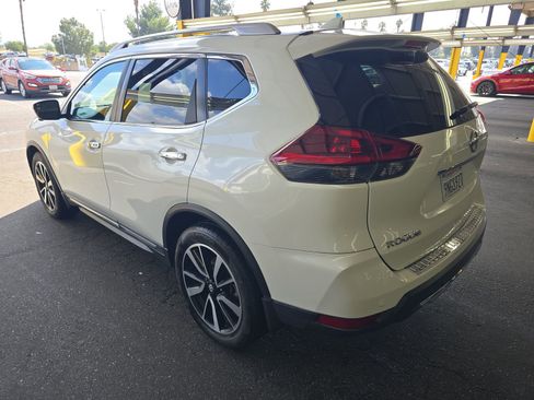 Used 2019 Nissan Rogue SL w/ Premium Package FWD image 10