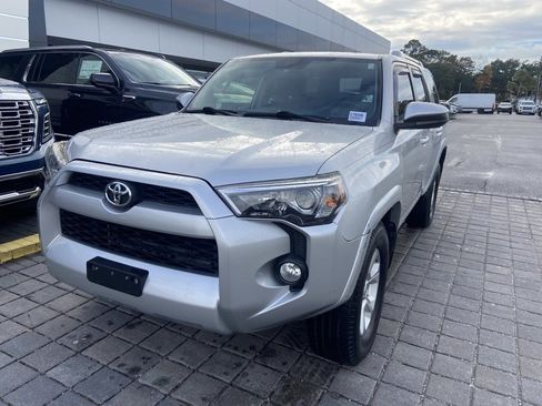 Used 2018 Toyota 4Runner SR5 image 11