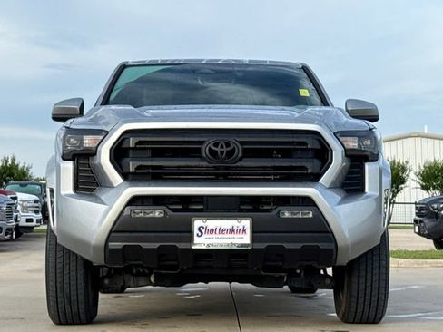 Used 2024 Toyota Tacoma SR5 AWD/4WD image 2