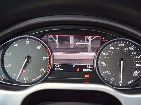 Used 2015 Audi S8 image 67