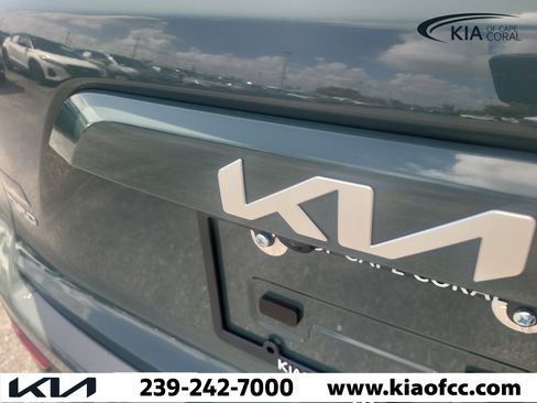 Certified 2024 Kia Niro EX FWD image 11