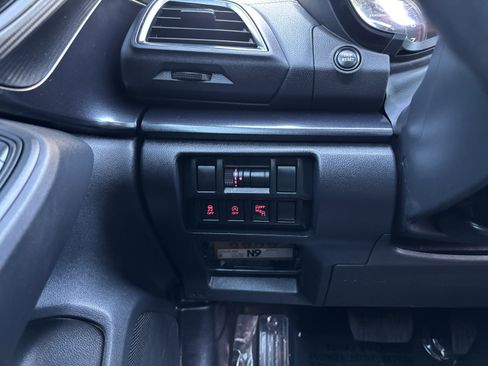 Used 2022 Subaru Crosstrek 2.5i Sport w/ Moonroof Package image 24