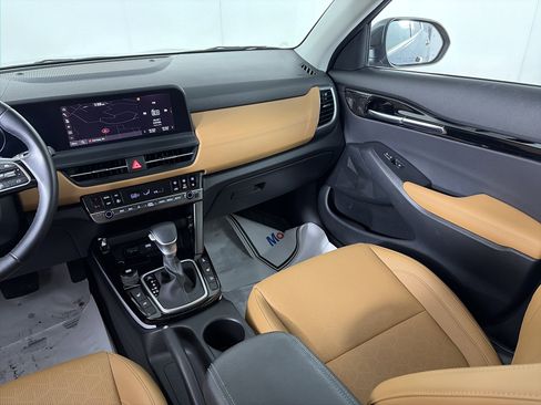 Used 2024 Kia Seltos EX image 39