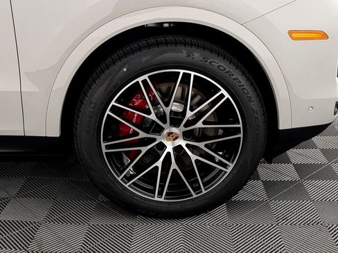 New 2026 Porsche Cayenne S AWD/4WD image 14