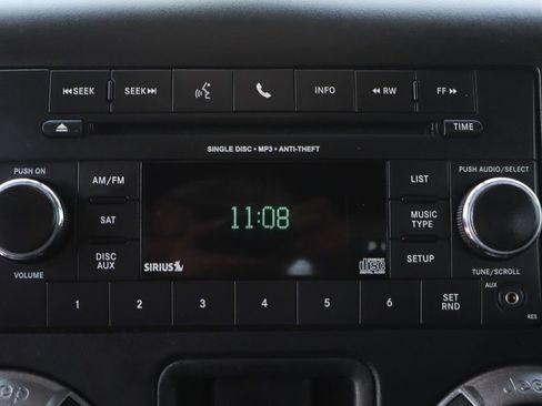 Used 2018 Jeep Wrangler Sport AWD/4WD image 29