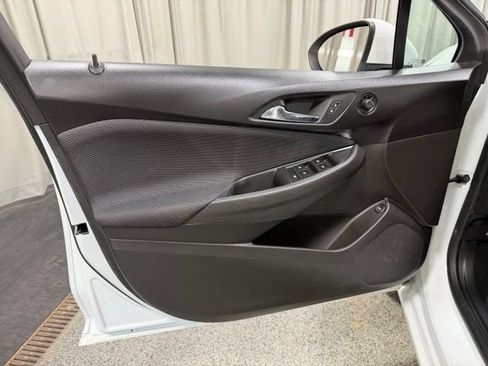 Used 2017 Chevrolet Cruze LT w/ Convenience Package FWD image 16
