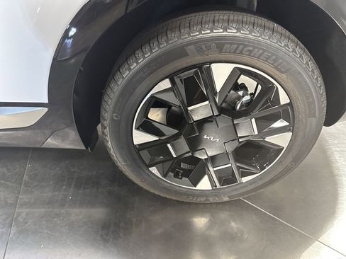 New 2026 Kia Sportage SX image 12