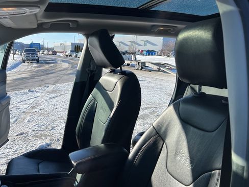 Used 2022 Jeep Compass Limited w/ Sun and Sound Group image 18