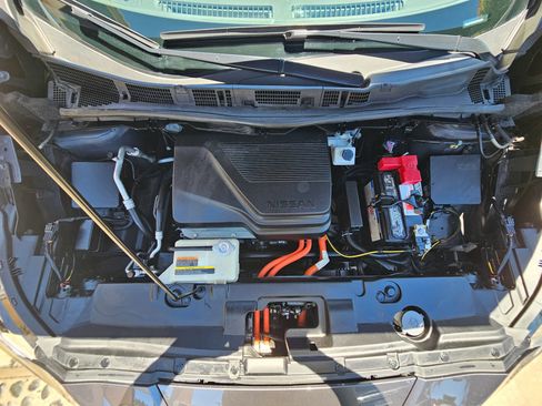 Used 2024 Nissan Leaf S FWD image 32