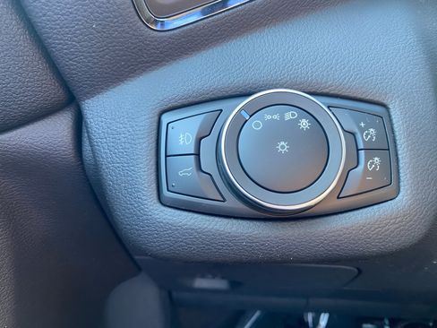 Certified 2019 Ford Escape Titanium AWD/4WD image 17