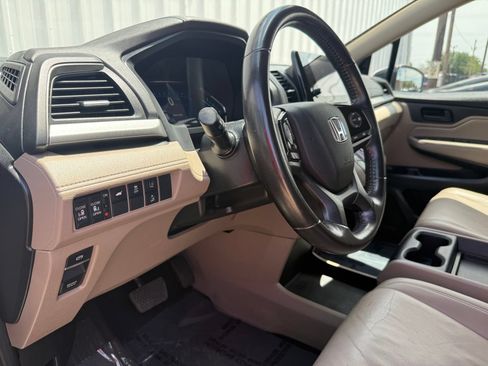 Used 2018 Honda Odyssey EX-L image 17