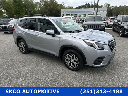 Used 2022 Subaru Forester Premium image 7