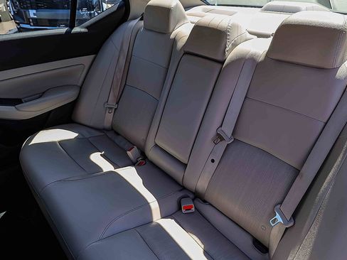 Used 2019 Nissan Altima 2.5 SL FWD image 21