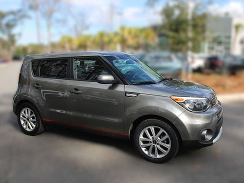 Certified 2018 Kia Soul + image 14
