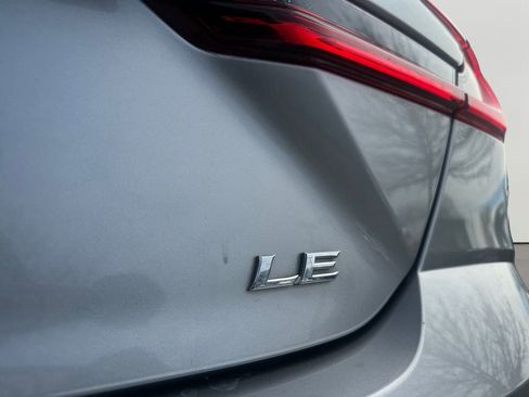 Used 2025 Toyota Camry LE image 31