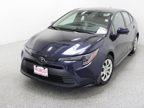 Used 2024 Toyota Corolla LE FWD image 2