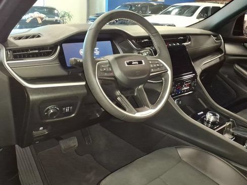 Used 2024 Jeep Grand Cherokee Altitude AWD/4WD image 11