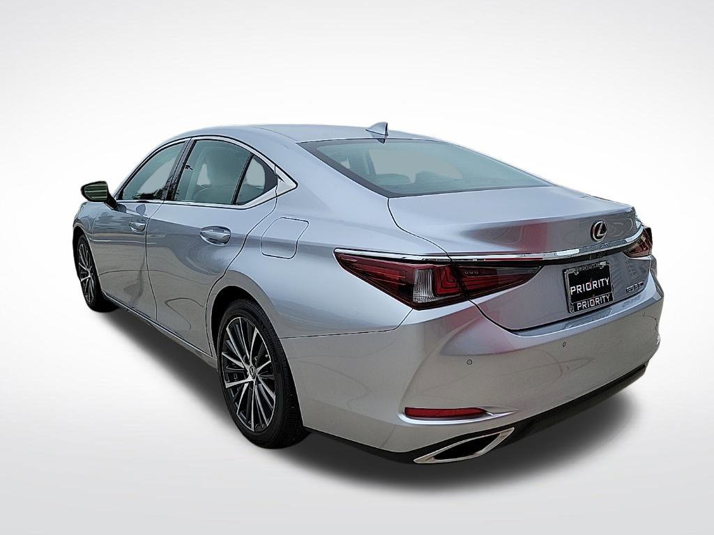Used 2025 Lexus ES 350 w/ Premium Package FWD image 3