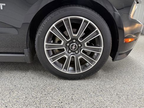 Used 2010 Ford Mustang GT RWD image 39